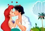 Ariel besando