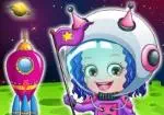 Bebis Hazel klä sig som en astronaut